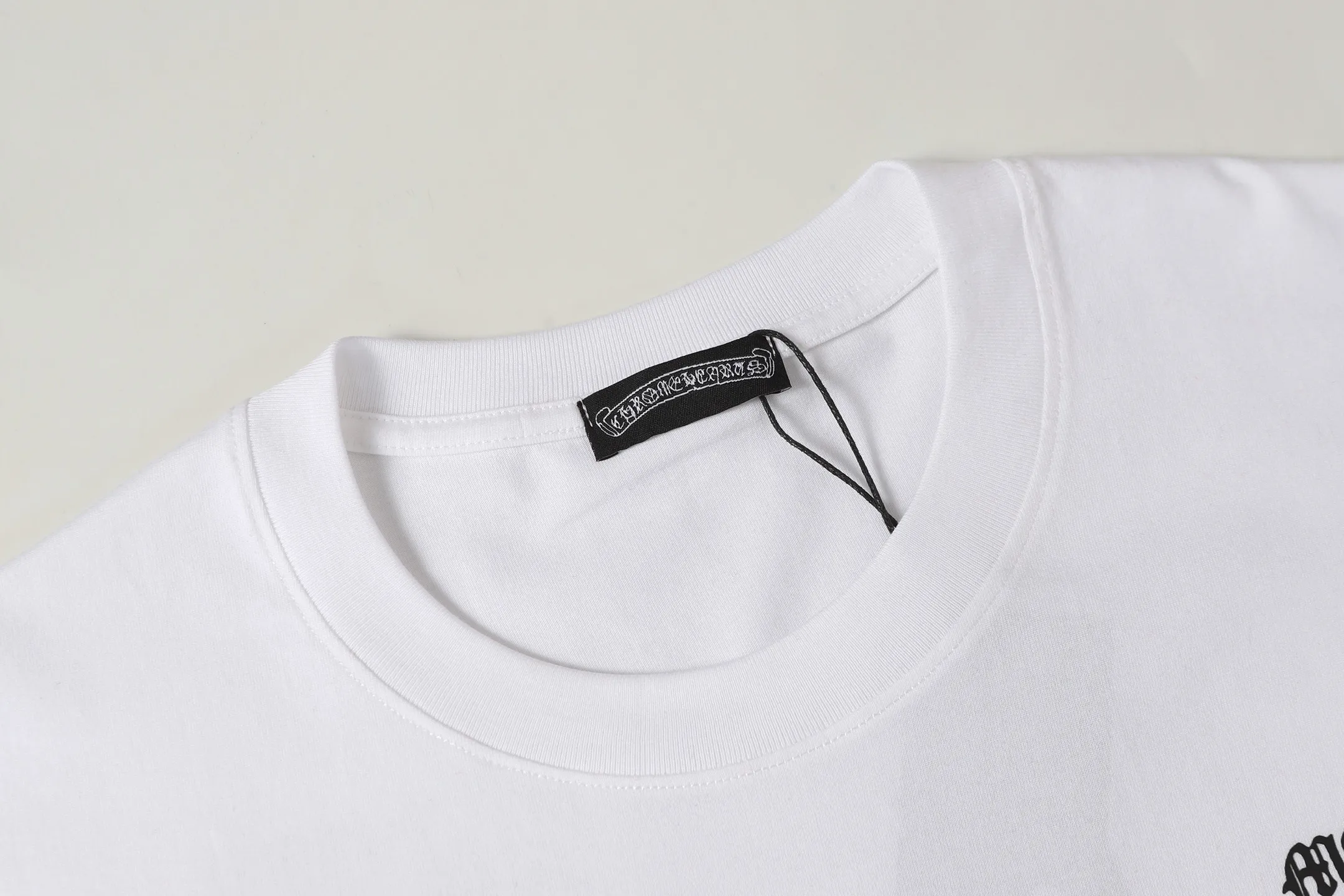 P150 -Chrome Hearts/Chrome Hearts cross letter printed short-sleeved T-shirt -High weight, high density and high quality. The wool is soft, delicate and skin-friendly. It feels soft and silky. It has excellent warmth and skin-friendly properties.